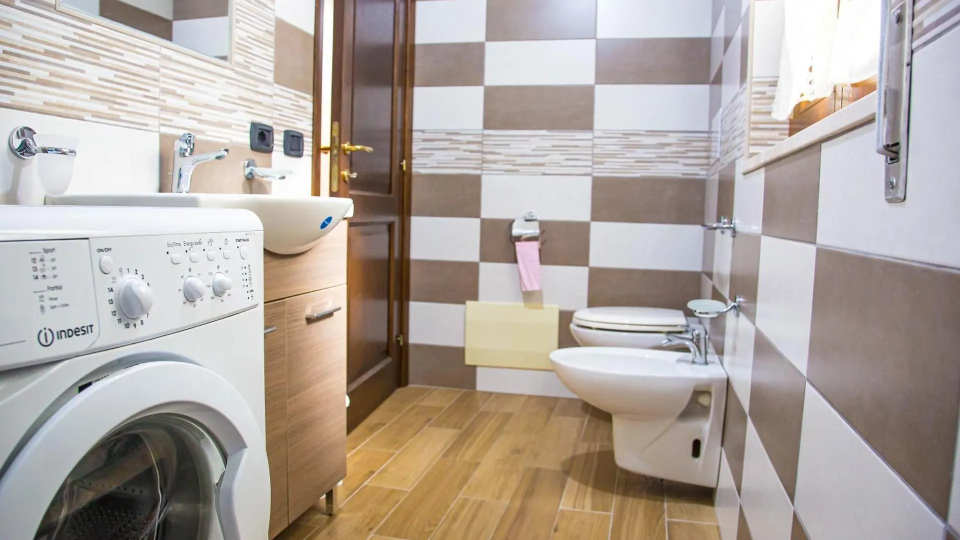 Casa Mary, A Pochi Passi Dal Mare Iun R9437 Apartment Cala Gonone